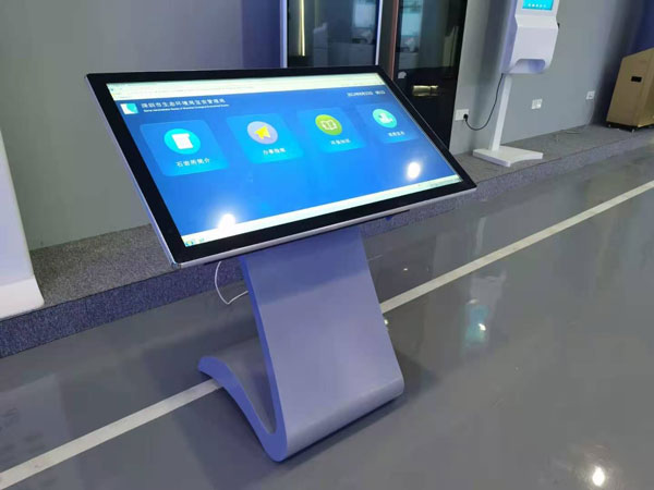 觸摸一體機三種類型：電容觸摸、電阻觸摸、紅外線觸摸